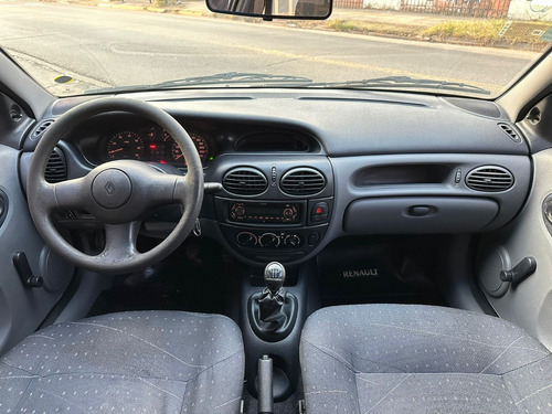 Renault Megane 1.9 I Tric Pack Plus