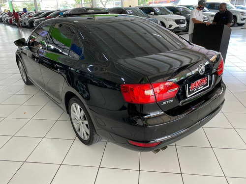 Imagem 5 de 15 de Volkswagen Jetta 2014 2.0 Comf - Automático + Teto Solar