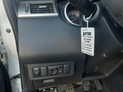 Nissan Tiida 1.8 Visia 5 p