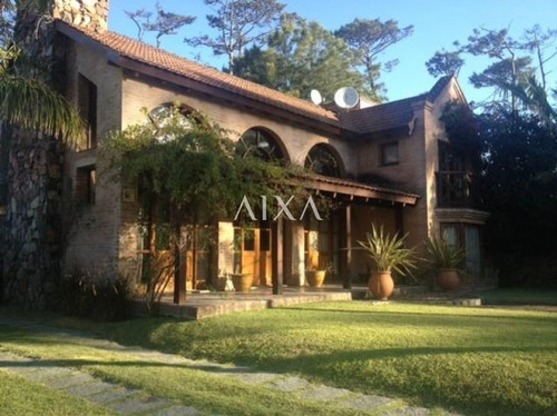 Casa En Pinares- Ref: 205