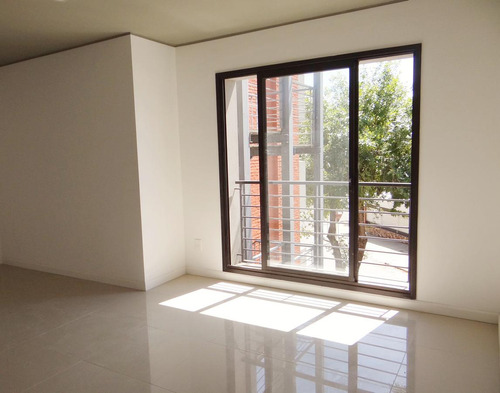 Venta Apartamento   Dos (2) Dormitorios Con Terraza.  Jacinto Vera