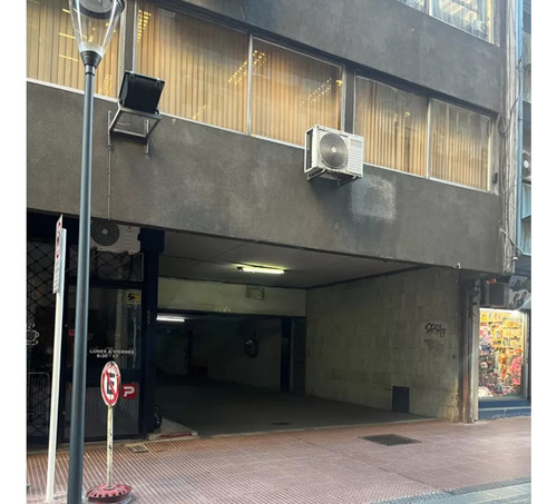 Vendo Cochera En Ciudad Vieja , Ecxelente Lugar.