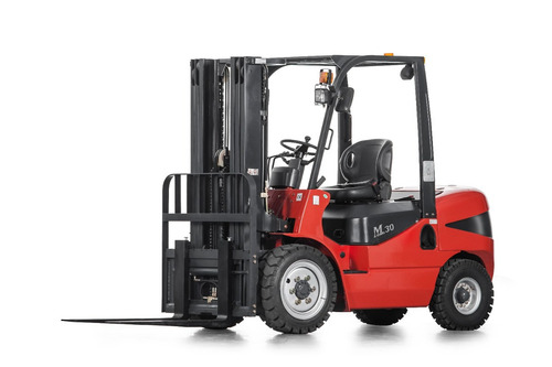 Autoelevador Equus 2.5t Diesel Torre Triple 4.8m