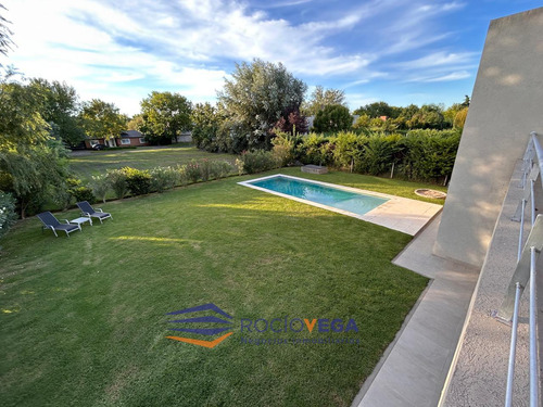 Casa En Venta En Barrio Santa Ana Moreno