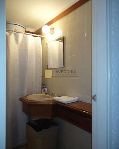 Imagen 2 de 12 de Alquiler De Apartamento De 2 Dormitorios En Playa Mansa