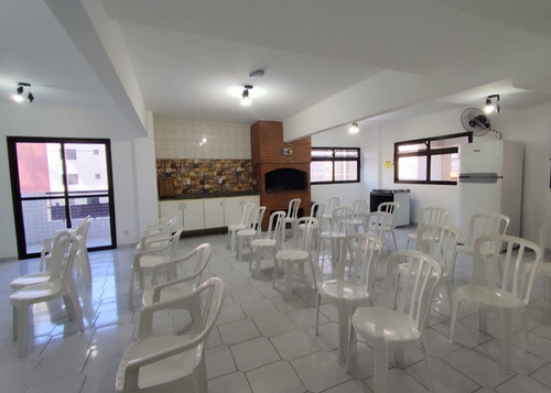 Mobiliado - 1 Dormitório Sacada Envidraçada- Prédio Com Elevador E Piscina