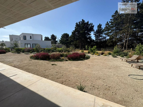 Casa En Arriendo De 4 Dorm. En Marbella