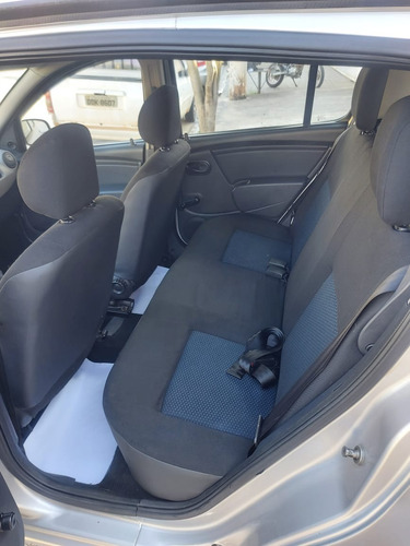Renault Sandero 1.6 Authentique Hi-torque 5p