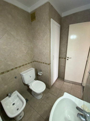 Imagen 9 de 12 de En Venta Monoambiente Amplio C/ Balcon En Edif Al Fte A Cuadras De La Estacion En Lanus (015)