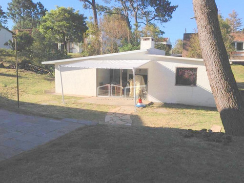Alquiler Anual Casa En Pinares- Ref: 604