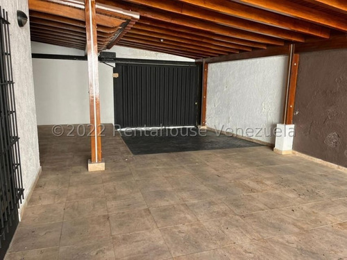 Imagen 25 de 27 de Casa En Venta En Valles De Camoruco Valencia 22-15578 Gerardo Guillén Rentahouse