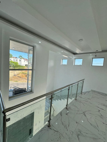 1526- Casa En El Doral, Pto. Pta