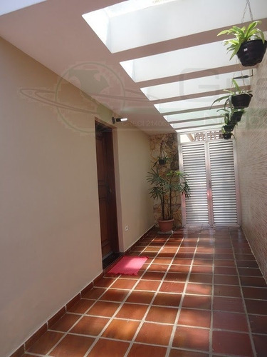 Casa Sobrado Para Venda, 2 Dormitório(s), 117.0m² - 5038