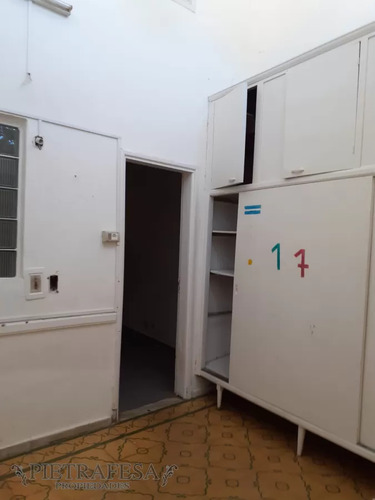 Casa En Venta Con Renta 3 Dormitorios 1 Baño Cochera Corumbé Perez Castellanos