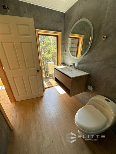 Casa En Venta De Remodelada Con 5000 M2 De Terreno Pichilemu