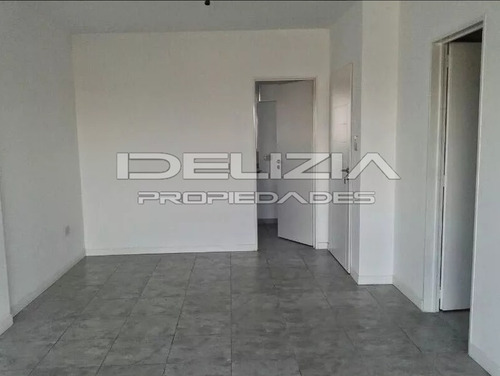 Imagen 2 de 12 de Venta De Departamento En Moron Sur