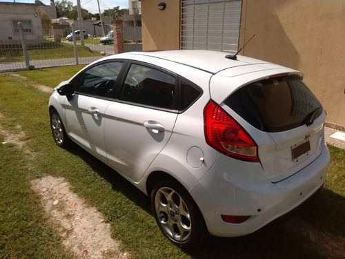 Ford Fiesta Kinetic 2012 Mexicano Titanium