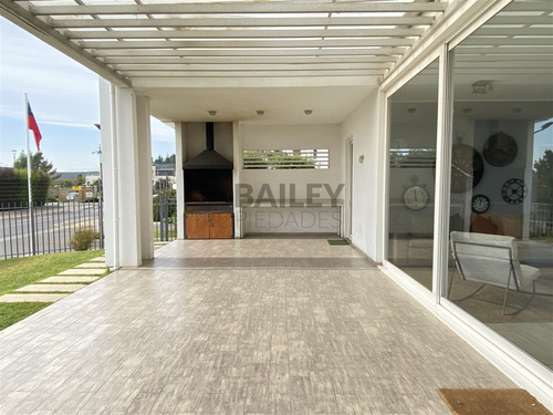 Casa En Arriendo Condominio De 4 Dorm. En Concón