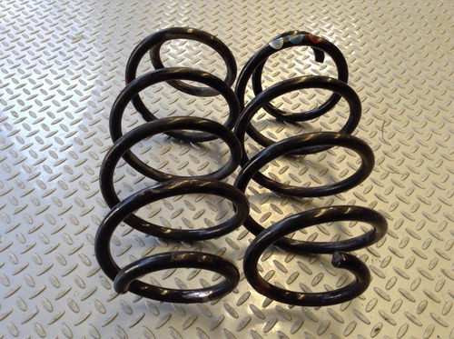 Par De Resortes Delanteros Vw Bora 2.5 Lts Mod 05-10 Orig