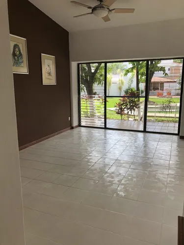 Se Vende Casa De Una Sola Planta En La Colonia Los Laureles