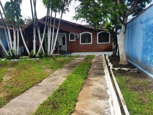 Vendo Casa A 500 Metros Do Mar Com Quintal Amplo Em Itanhaém