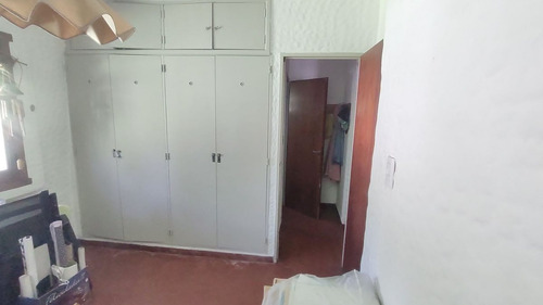 Casa 6 Amb. En Barrio El Cortijo, Malvinas Arg.