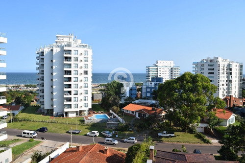 Apartamento En Venta - Brava- Ref: 3982