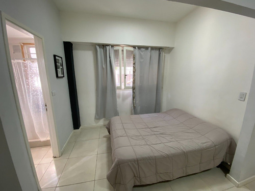 Imagen 10 de 13 de Venta — 1 Ambiente Y Medio Al Frente Reciclado!! Nuevo Valor De Venta!!