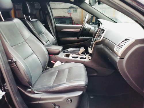 Imagen 11 de 13 de Jeep Grand Cherokee 2017 Limited Lujo
