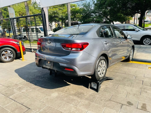 Imagen 6 de 8 de Kia Rio L 2019