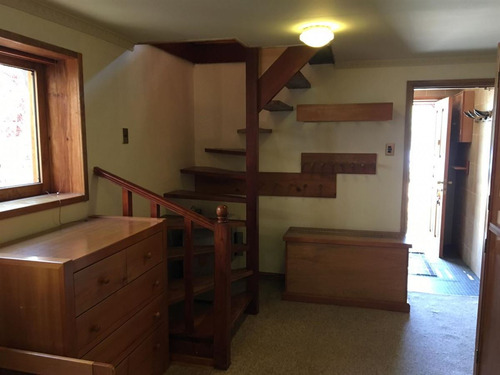 Casa En Venta De 4 Dorm. En Lo Barnechea