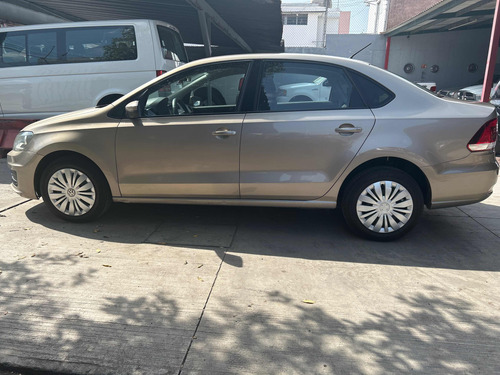 Volkswagen Vento 1.6 Starline At