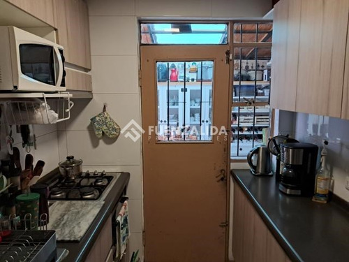 Casa En Venta De 3 Dorm. En Las Condes