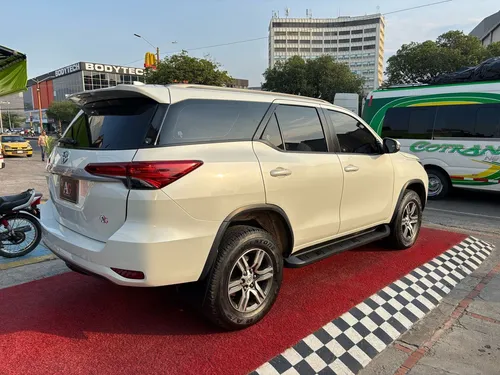 Toyota Fortuner Sr 2.4 4x2 At Diesel