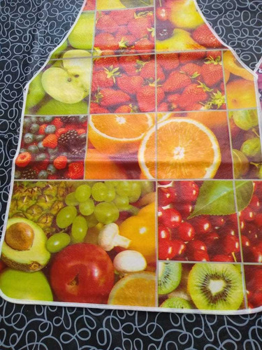 Imagen 1 de 4 de Delantal De Cuerina