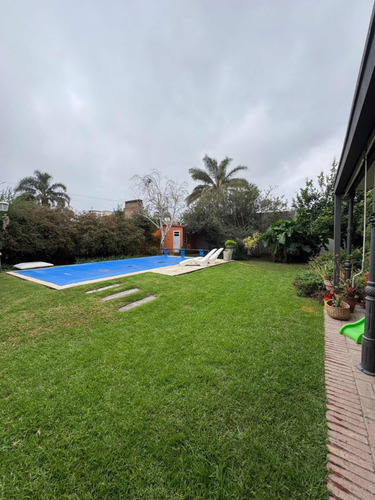 Casa En Venta De Categoría En Villa Zoila, Río Tercero !!