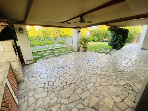 Oportunidad Casa 1piso 4d + 3b No Perimetral Quincho Piscina