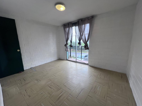 En Arriendo Casa Con Excelente Ubicación. 2d-1b. La Islita