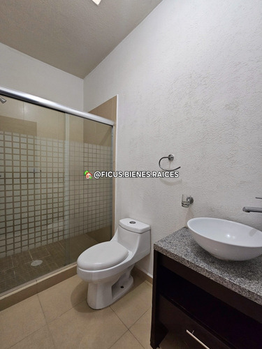 Casa En Venta En Toluca, Fraccionamiento Las Misiones