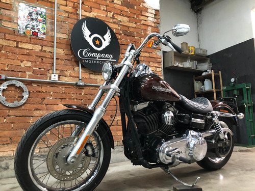 Harley Davidson Dyna Super Glide Custom 2011 - Moto Linda!