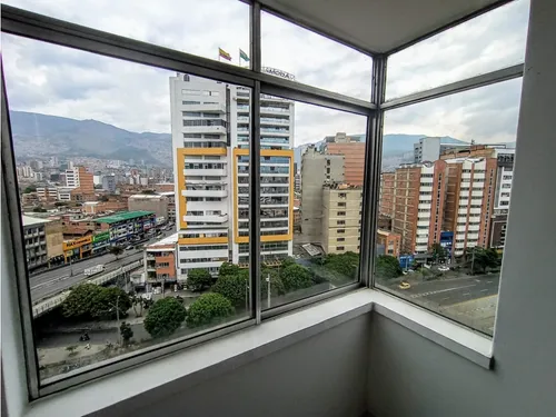 Amplio Apartamento Con Excelente Ubicacion En Medellin La Candelaria