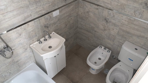 Imagen 4 de 12 de Departamento En Venta En Lanus Oeste