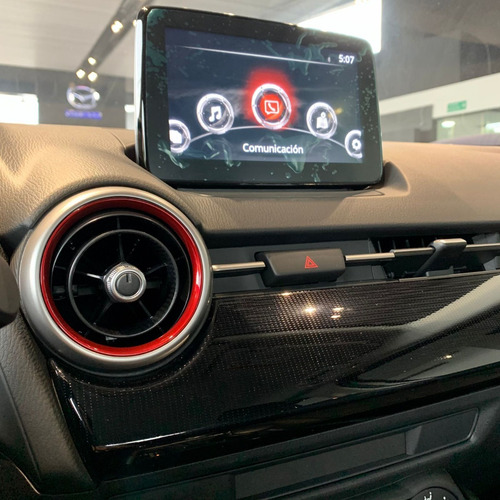 Imagen 8 de 14 de Mazda 2 Sport Carbon Edition Cuarzo Platino