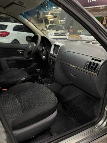 Imagem 13 de 15 de Fiat Palio Weekend Attrac