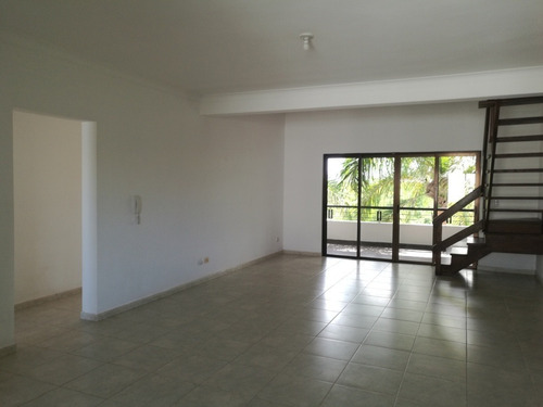 Amplio Apartamento De 3 Habitaciones En Dos Niveles En Venta En Punta Cana Village