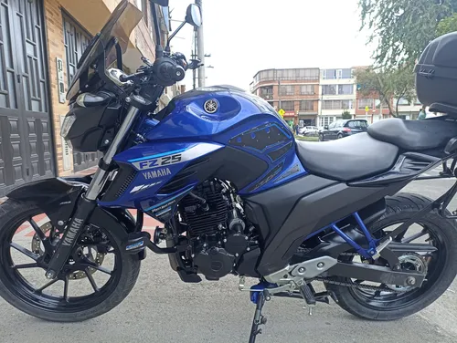 Yamaha Fz25 Abs Modelo 2023 Con Accesorios Para Viajar