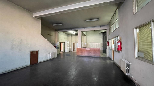 Imagen 4 de 16 de Galpón - Barracas