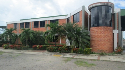 Imagen 1 de 30 de Liliana Martinez Remax Terreno Amplio Con Galpón De Uso Comercial-industrial (97.347 Mts2)