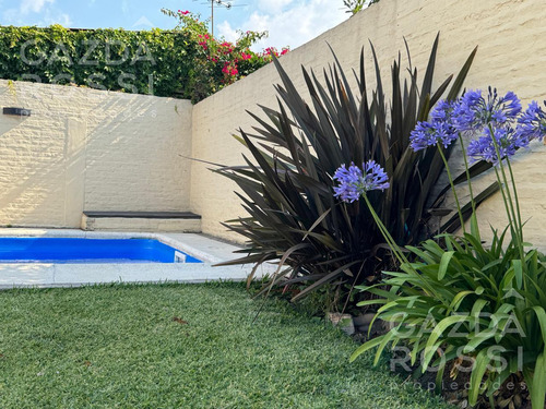 Casa En Burzaco