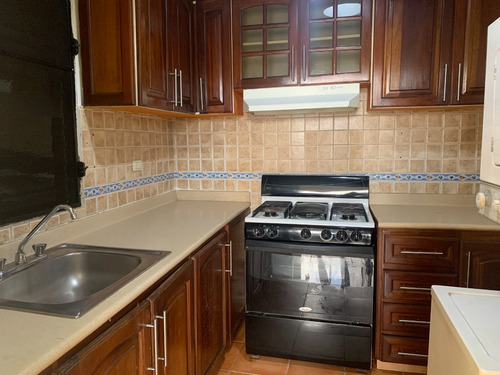 Apartamento En Venta Para Inversión Con Inquilino En El Vergel, Santo Domingo